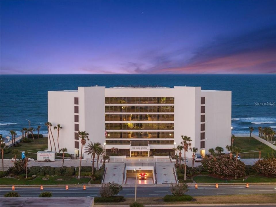 En Venta: $699,000 (3 camas, 4 baños, 2790 Pies cuadrados)