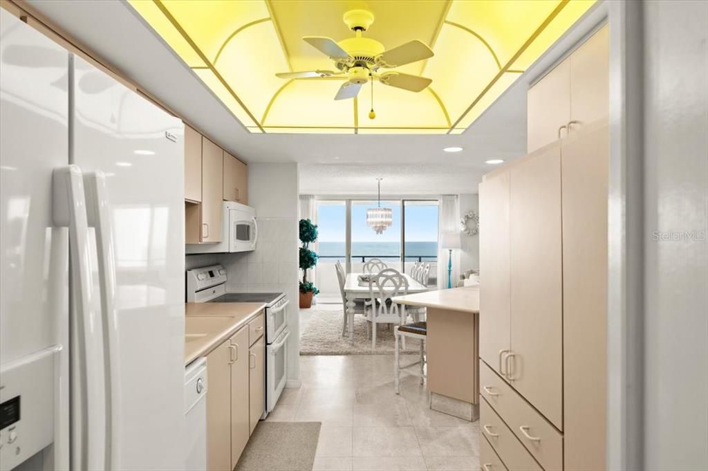 En Venta: $699,000 (3 camas, 4 baños, 2790 Pies cuadrados)