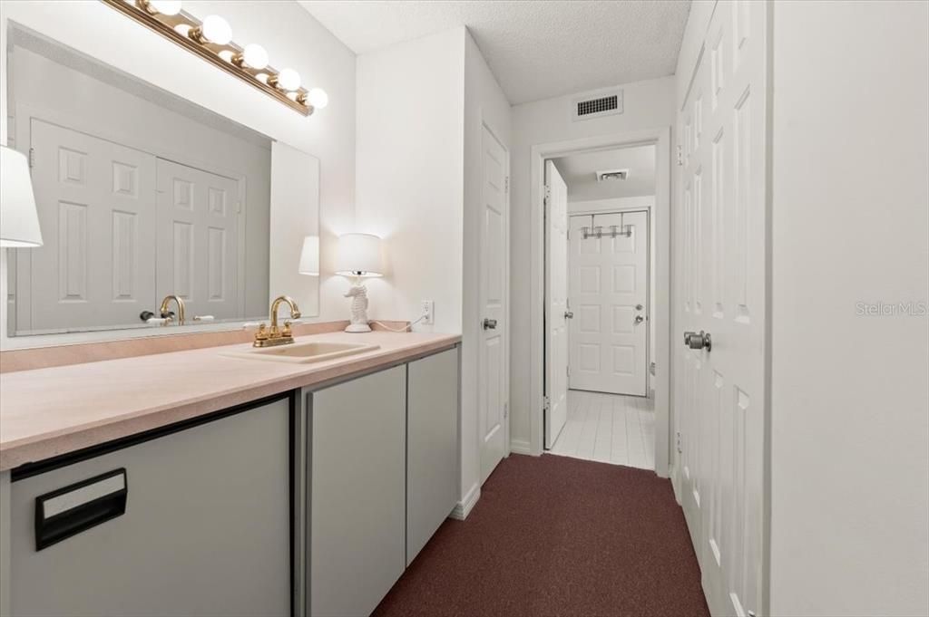 En Venta: $699,000 (3 camas, 4 baños, 2790 Pies cuadrados)