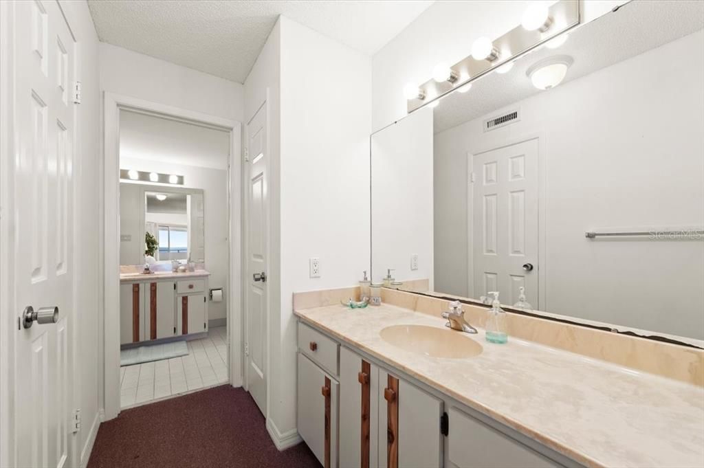 En Venta: $699,000 (3 camas, 4 baños, 2790 Pies cuadrados)