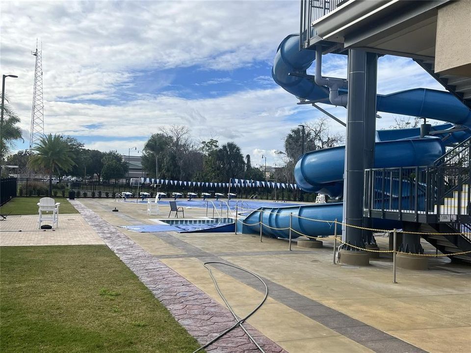 出租: $800 (2 贝兹, 1 浴室, 575 平方英尺)