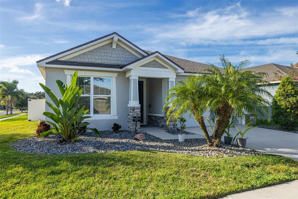 For Rent: $2,400 (3 beds, 2 baths, 2032 Square Feet)