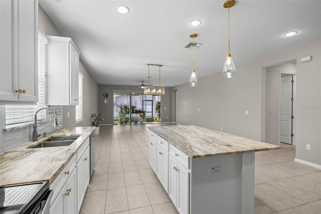 For Rent: $2,400 (3 beds, 2 baths, 2032 Square Feet)