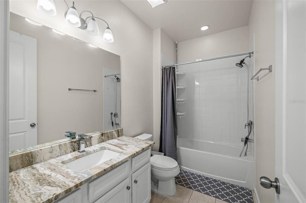 For Rent: $2,400 (3 beds, 2 baths, 2032 Square Feet)