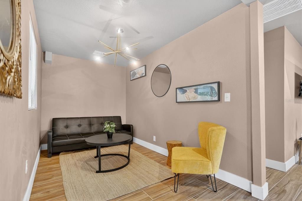 For Sale: $275,000 (5 beds, 0 baths, 2400 Square Feet)