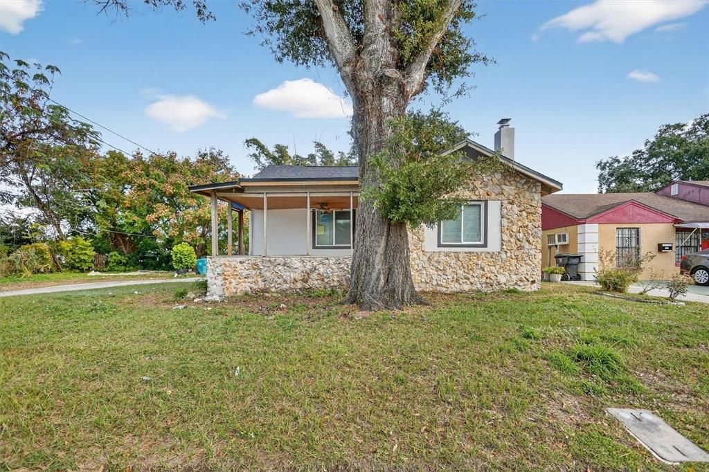 For Sale: $275,000 (5 beds, 0 baths, 2400 Square Feet)