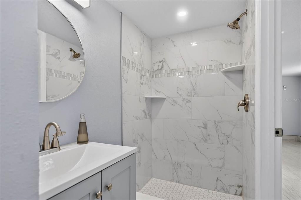 For Sale: $275,000 (5 beds, 0 baths, 2400 Square Feet)