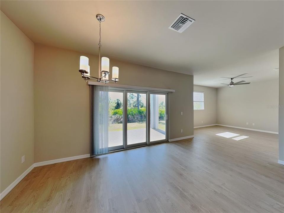 На продажу: $309,900 (4 спален, 2 ванн, 1921 Квадратных фут)