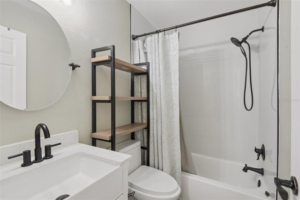 En Venta: $289,000 (3 camas, 2 baños, 1387 Pies cuadrados)