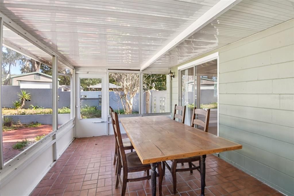 En Venta: $289,000 (3 camas, 2 baños, 1387 Pies cuadrados)