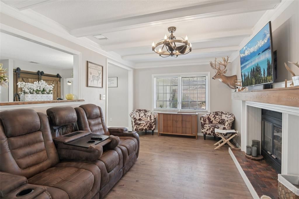 En Venta: $289,000 (3 camas, 2 baños, 1387 Pies cuadrados)