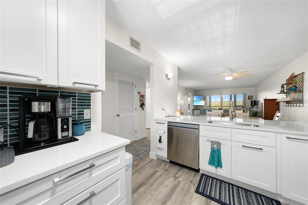 For Sale: $169,399 (2 beds, 2 baths, 1153 Square Feet)