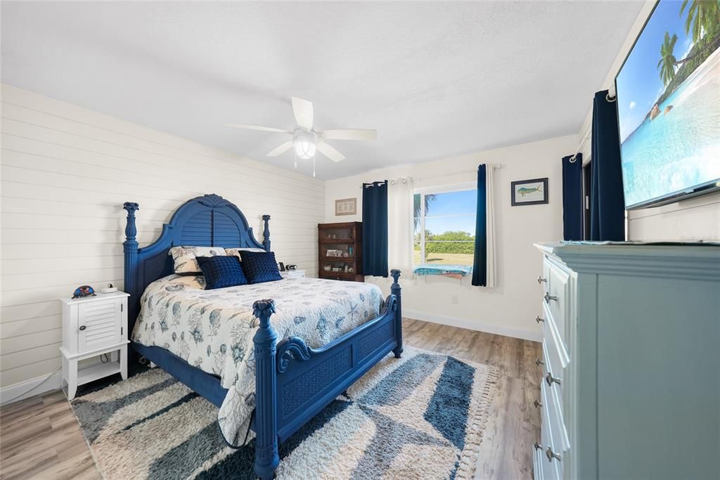 For Sale: $169,399 (2 beds, 2 baths, 1153 Square Feet)