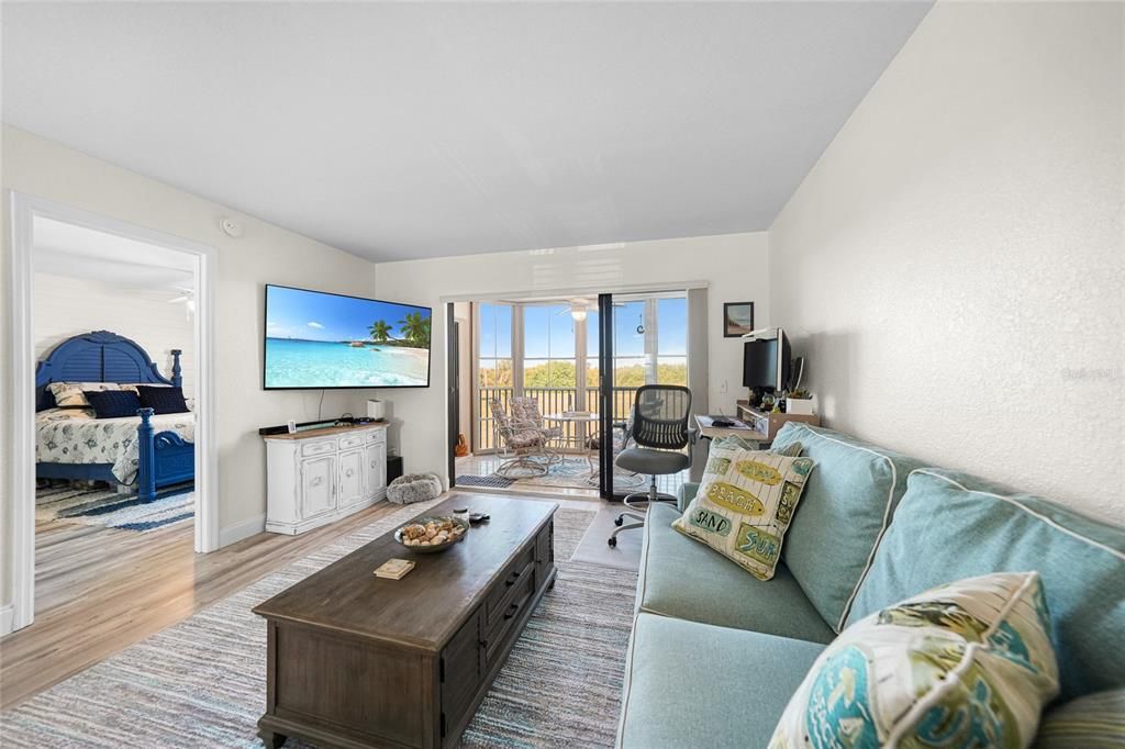 For Sale: $169,399 (2 beds, 2 baths, 1153 Square Feet)