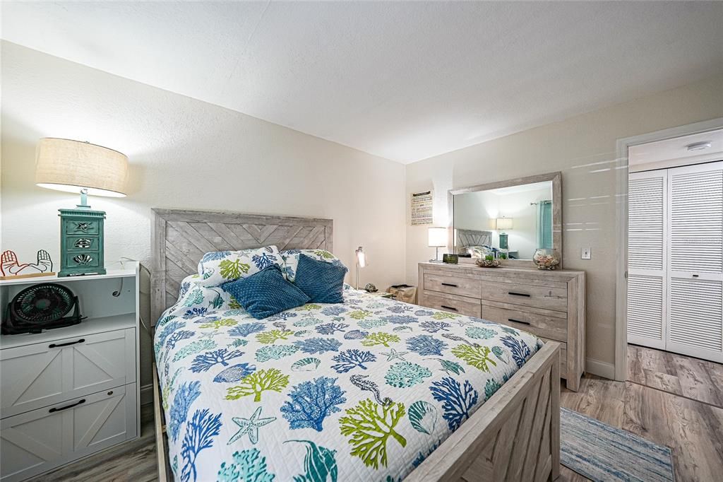 For Sale: $169,399 (2 beds, 2 baths, 1153 Square Feet)