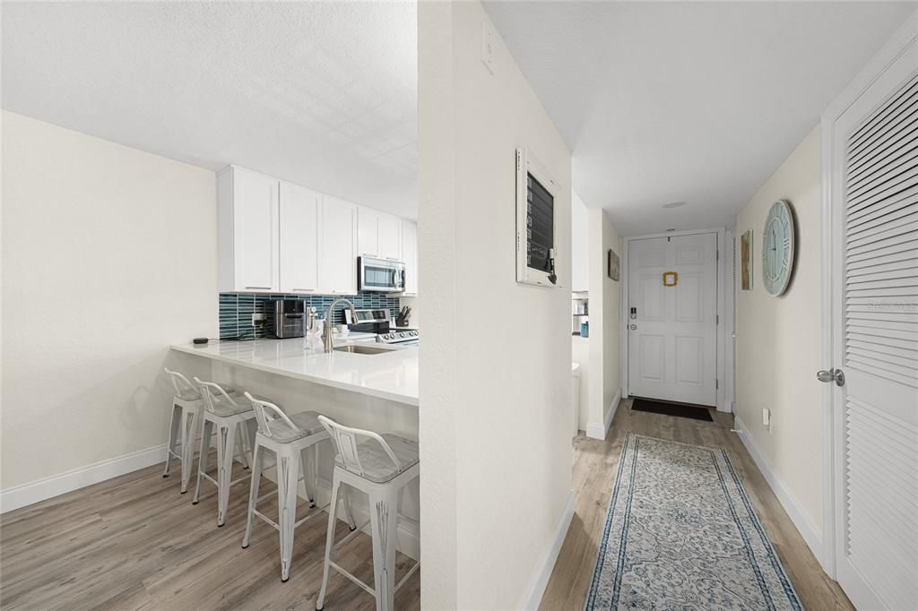 For Sale: $169,399 (2 beds, 2 baths, 1153 Square Feet)