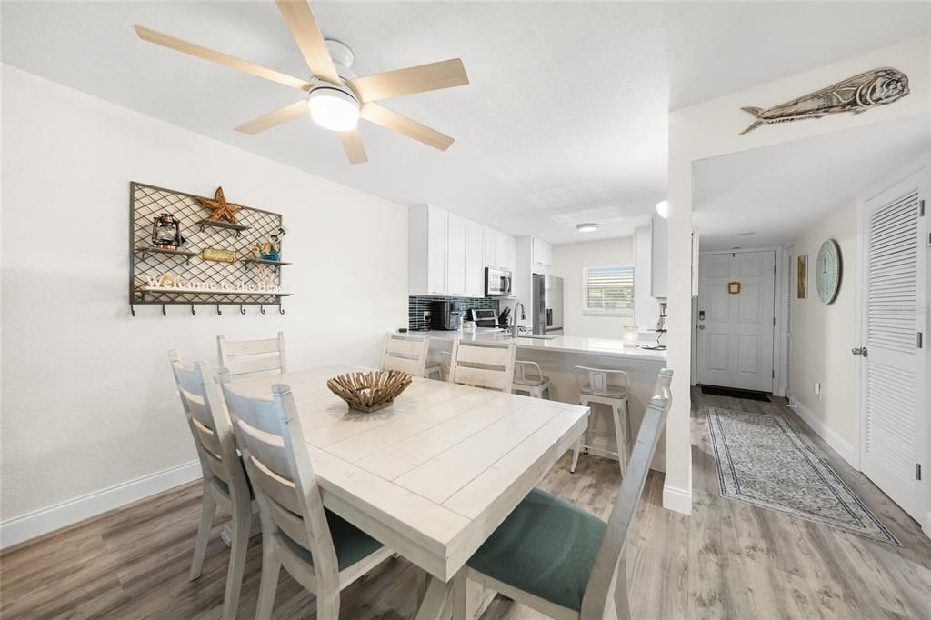 For Sale: $169,399 (2 beds, 2 baths, 1153 Square Feet)