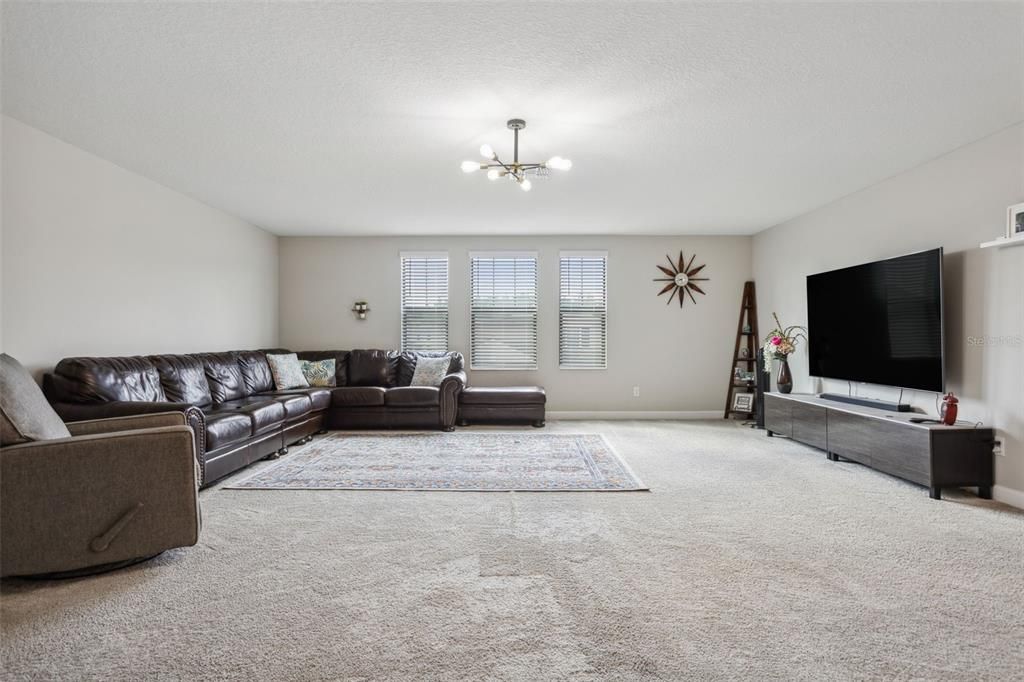 En Venta: $739,900 (5 camas, 3 baños, 3834 Pies cuadrados)