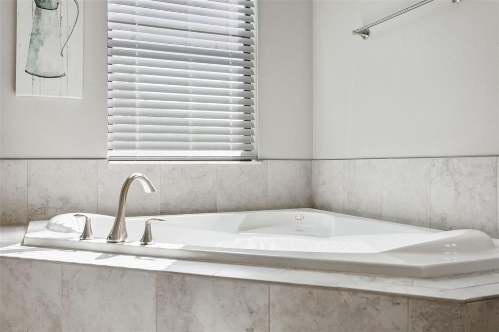 En Venta: $739,900 (5 camas, 3 baños, 3834 Pies cuadrados)