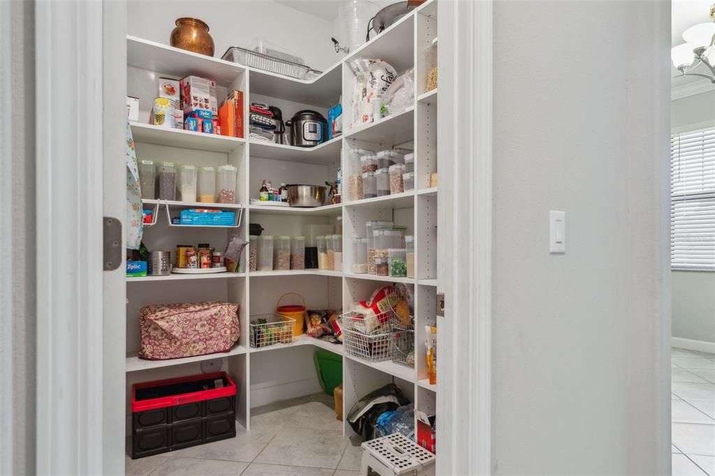 En Venta: $739,900 (5 camas, 3 baños, 3834 Pies cuadrados)