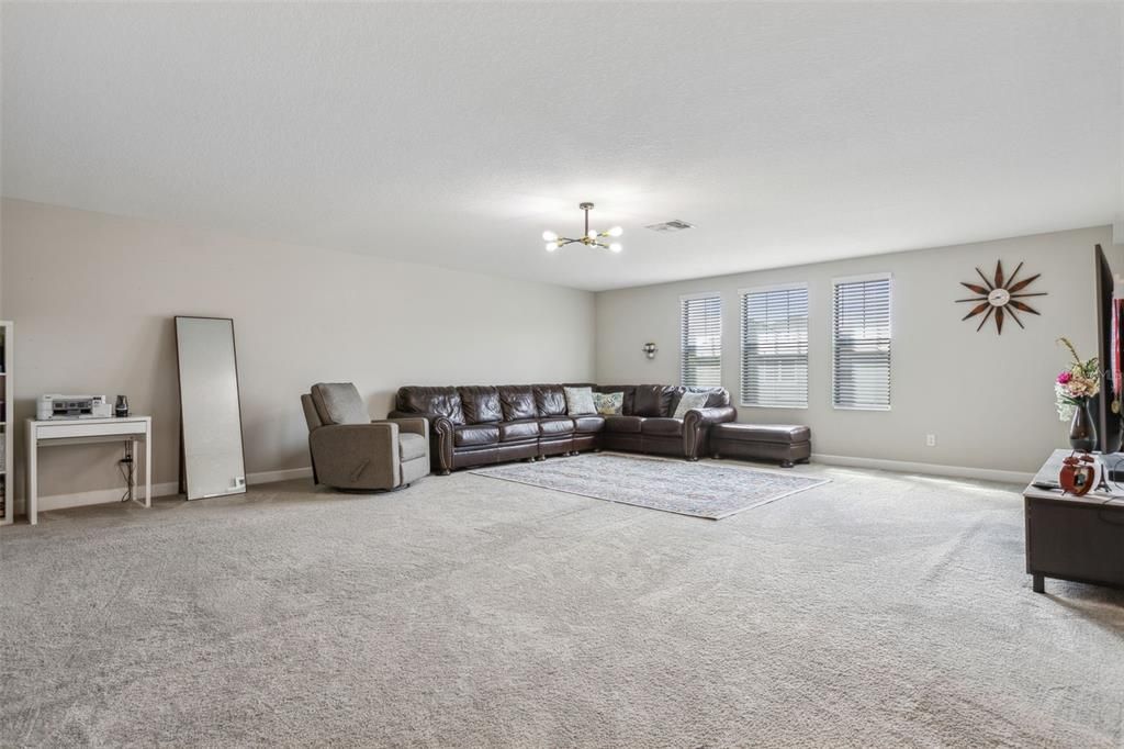 En Venta: $739,900 (5 camas, 3 baños, 3834 Pies cuadrados)