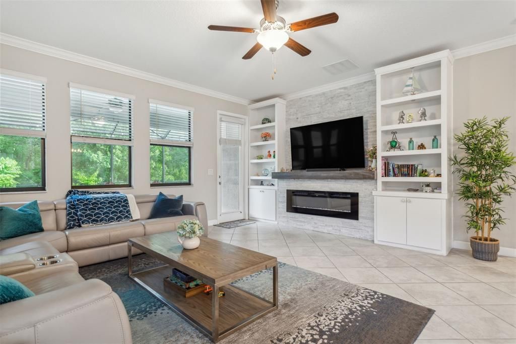 En Venta: $739,900 (5 camas, 3 baños, 3834 Pies cuadrados)