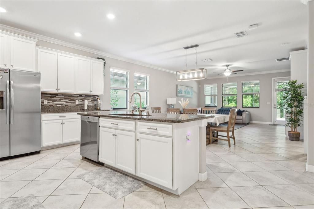 En Venta: $739,900 (5 camas, 3 baños, 3834 Pies cuadrados)