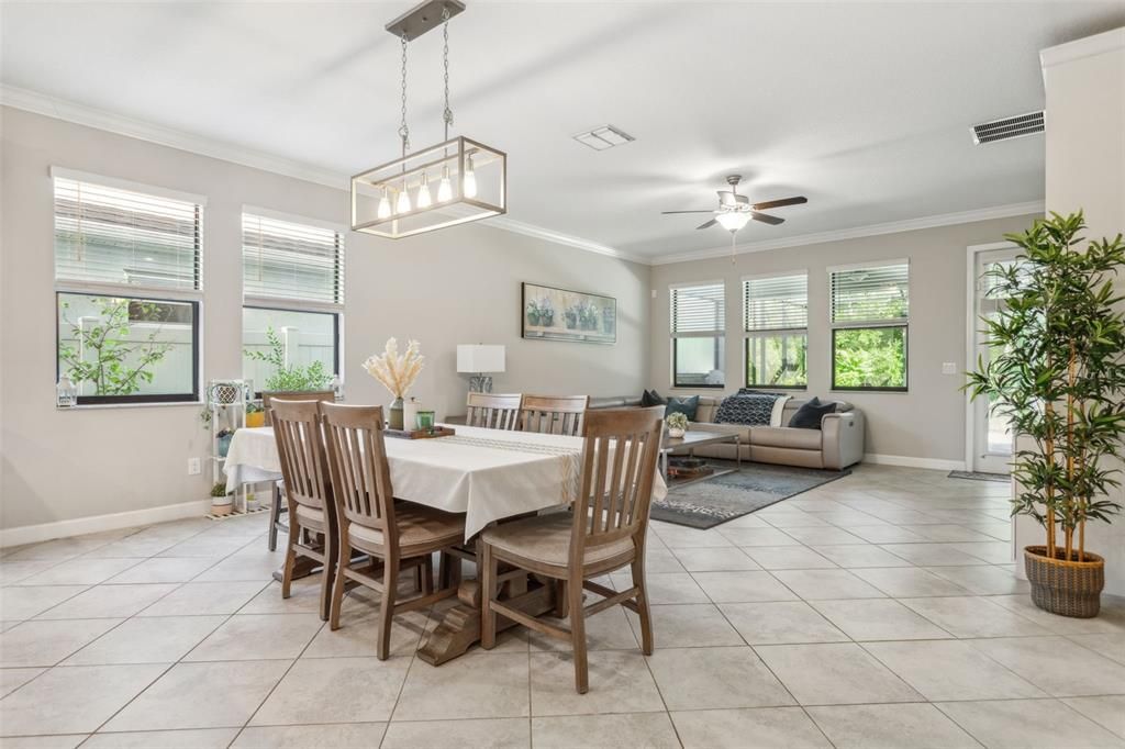 En Venta: $739,900 (5 camas, 3 baños, 3834 Pies cuadrados)