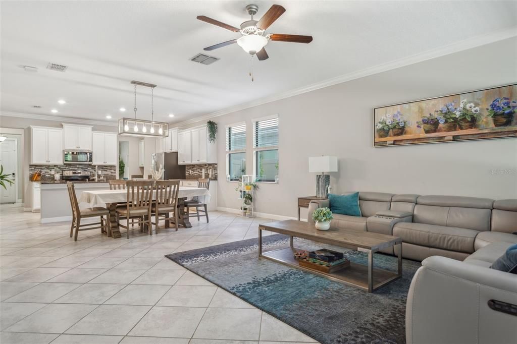 En Venta: $739,900 (5 camas, 3 baños, 3834 Pies cuadrados)