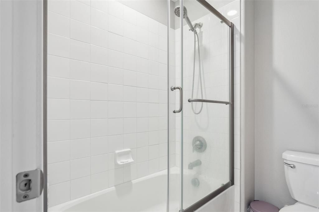 En Venta: $739,900 (5 camas, 3 baños, 3834 Pies cuadrados)