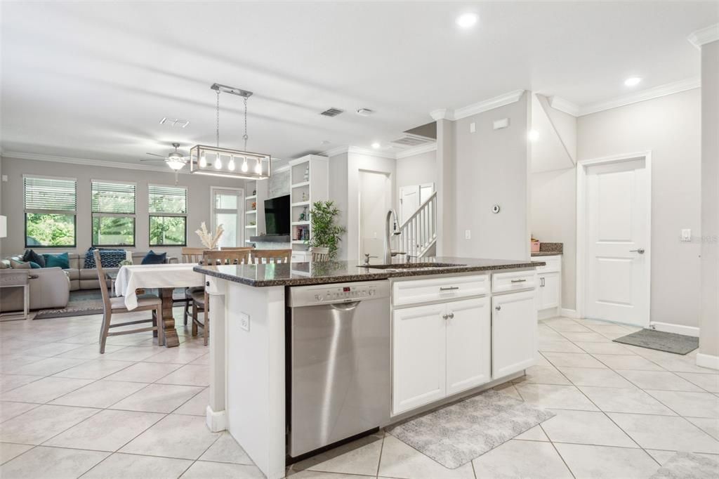 En Venta: $739,900 (5 camas, 3 baños, 3834 Pies cuadrados)