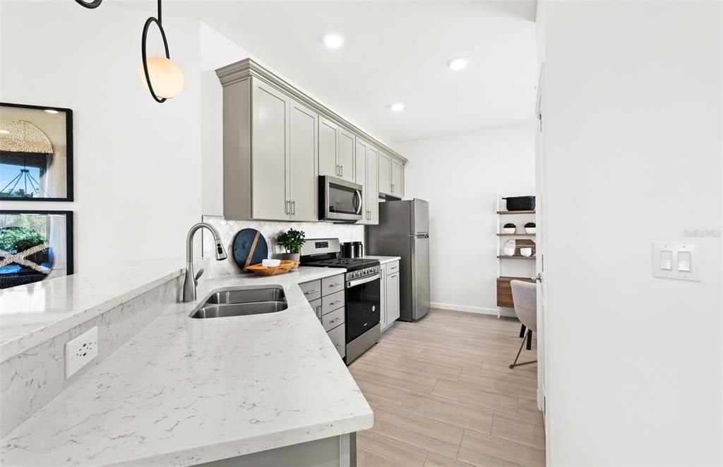 For Sale: $447,885 (2 beds, 2 baths, 1602 Square Feet)