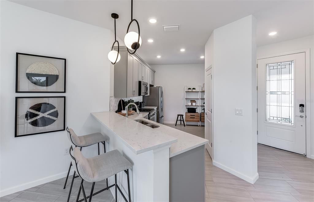 For Sale: $447,885 (2 beds, 2 baths, 1602 Square Feet)