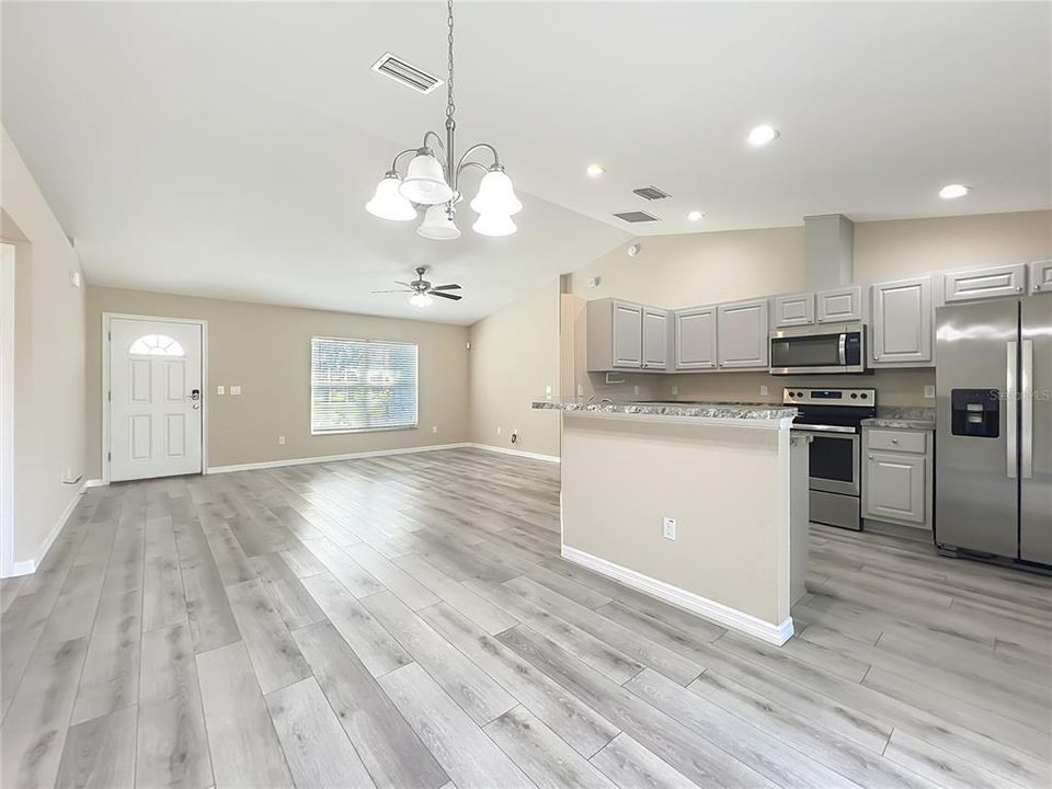 出租: $1,800 (3 贝兹, 2 浴室, 1236 平方英尺)