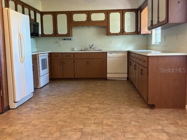 For Sale: $229,000 (4 beds, 3 baths, 1904 Square Feet)