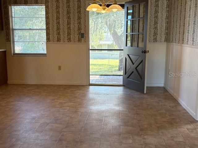 For Sale: $229,000 (4 beds, 3 baths, 1904 Square Feet)