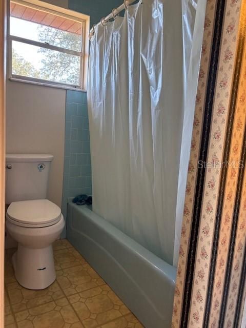 For Sale: $229,000 (4 beds, 3 baths, 1904 Square Feet)