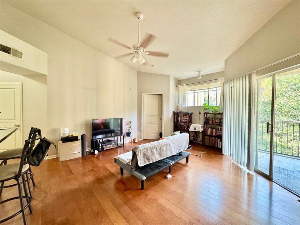 En Venta: $180,000 (2 camas, 2 baños, 1089 Pies cuadrados)