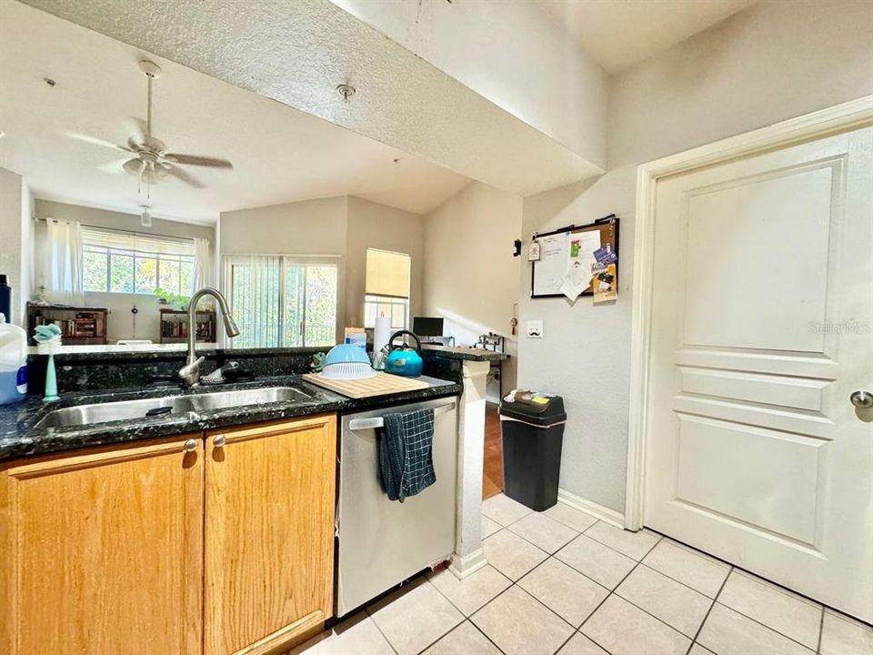 En Venta: $180,000 (2 camas, 2 baños, 1089 Pies cuadrados)