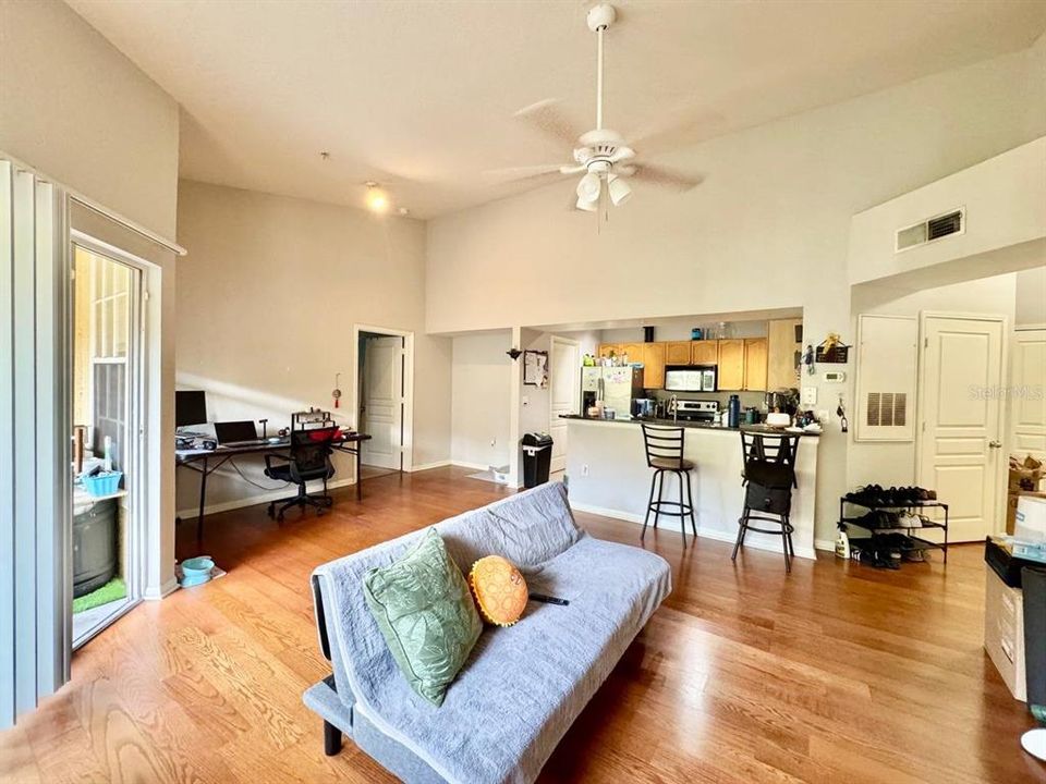 En Venta: $180,000 (2 camas, 2 baños, 1089 Pies cuadrados)