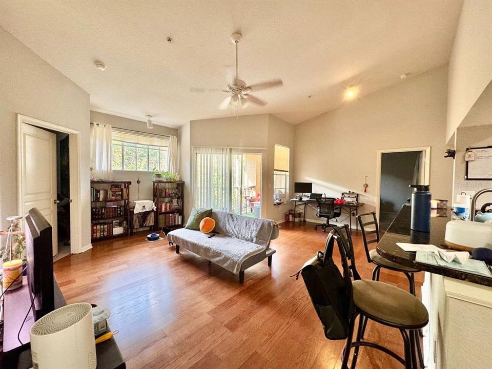 En Venta: $180,000 (2 camas, 2 baños, 1089 Pies cuadrados)