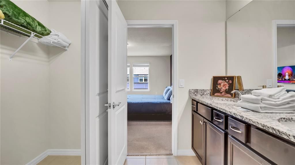 For Sale: $467,990 (5 beds, 4 baths, 2293 Square Feet)