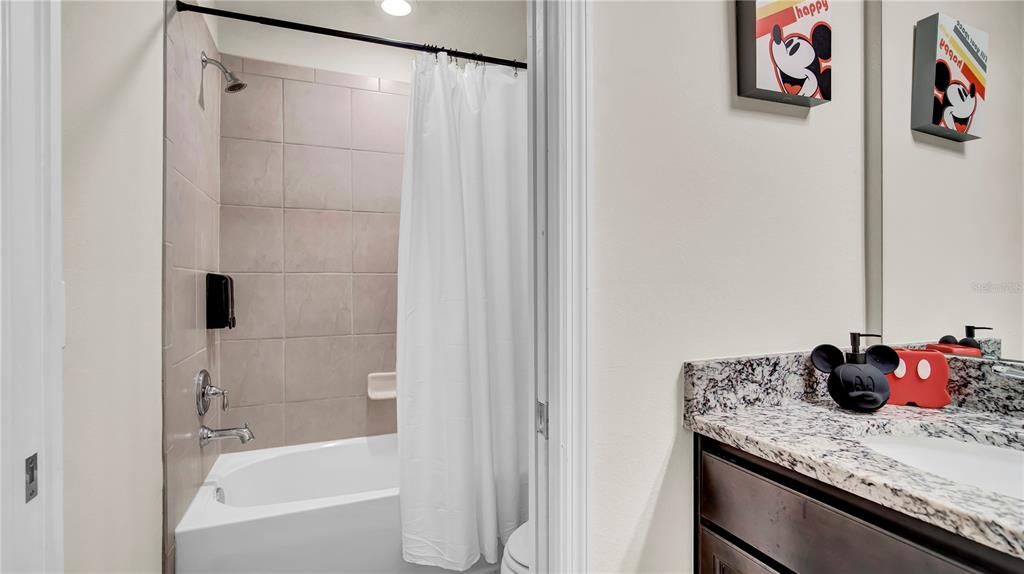 For Sale: $467,990 (5 beds, 4 baths, 2293 Square Feet)