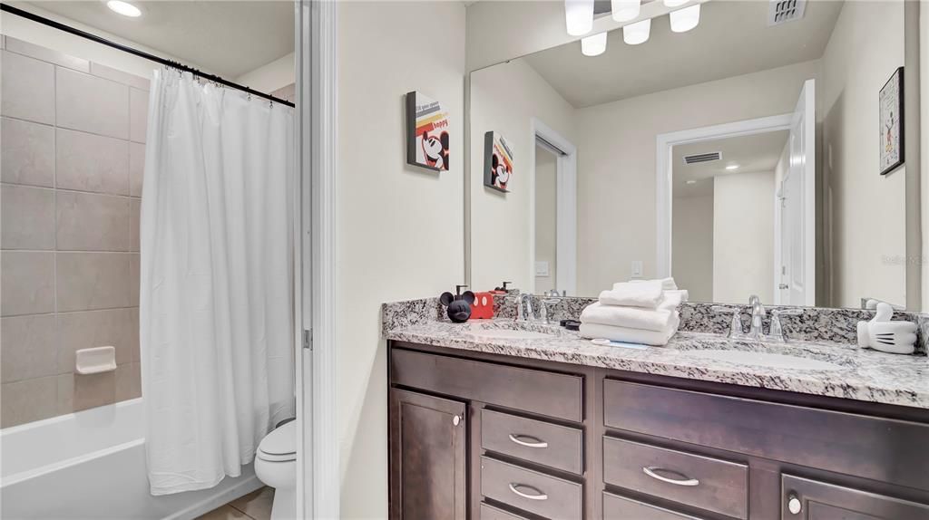 For Sale: $467,990 (5 beds, 4 baths, 2293 Square Feet)