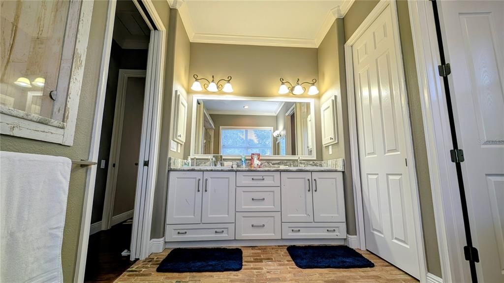 En Venta: $1,750,000 (3 camas, 2 baños, 2990 Pies cuadrados)