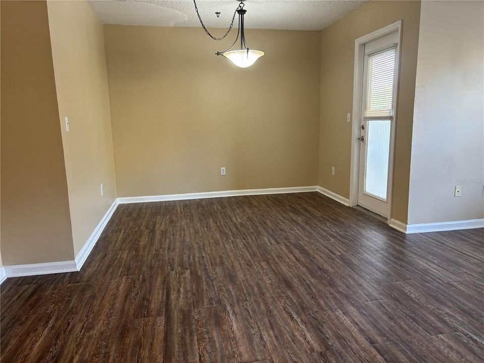 出租: $1,800 (2 贝兹, 2 浴室, 1182 平方英尺)