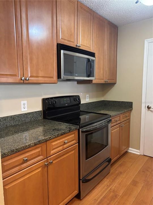 出租: $1,800 (2 贝兹, 2 浴室, 1182 平方英尺)