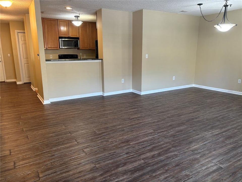 出租: $1,800 (2 贝兹, 2 浴室, 1182 平方英尺)