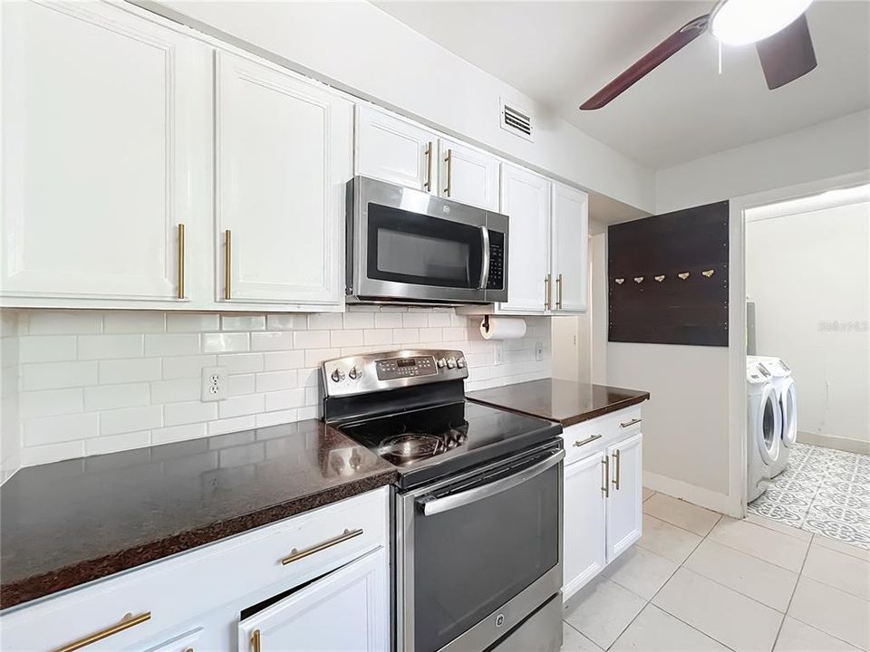 For Sale: $190,000 (2 beds, 2 baths, 1143 Square Feet)