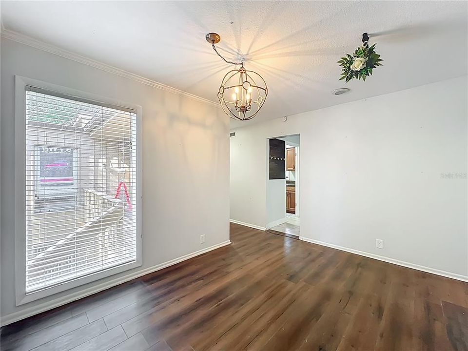 For Sale: $190,000 (2 beds, 2 baths, 1143 Square Feet)